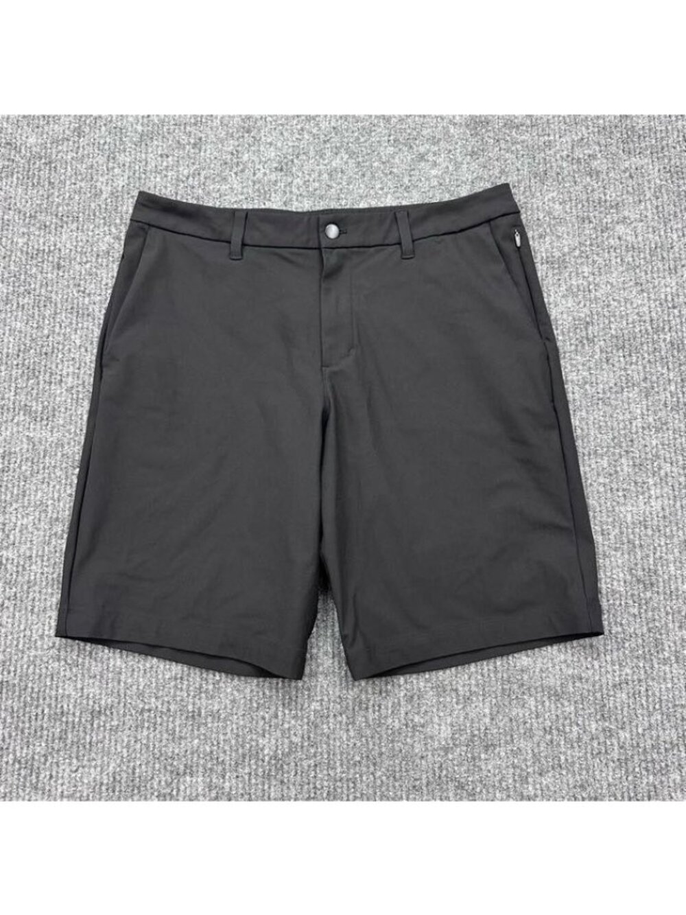 Lululemon Commission Classic Fit Warpstreme Flat Front Chino Shorts Mens Size 34